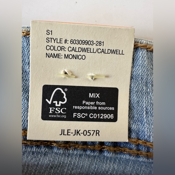 Lei kids  Embroidered Light Blue Jean Shorts - Picture 3 of 7